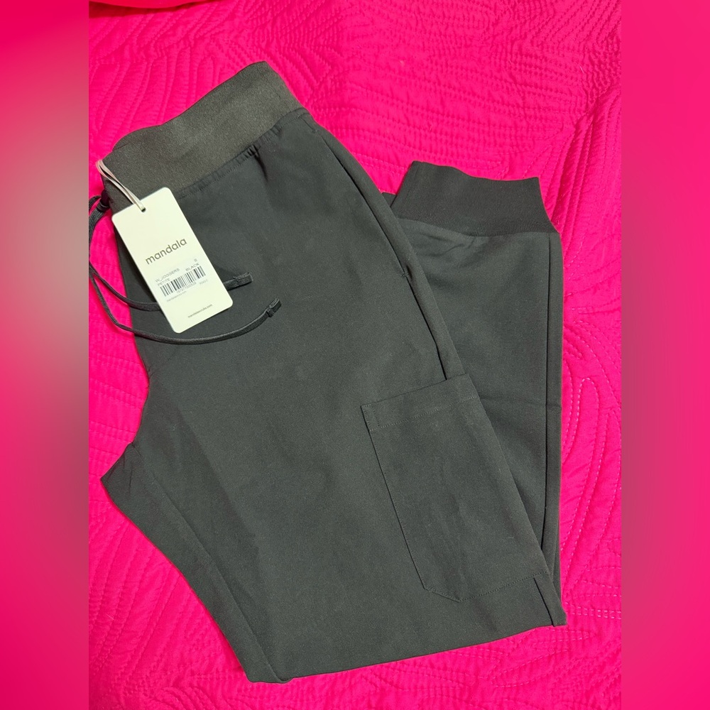 MANDALA- BLACK PETITE JOGGERS